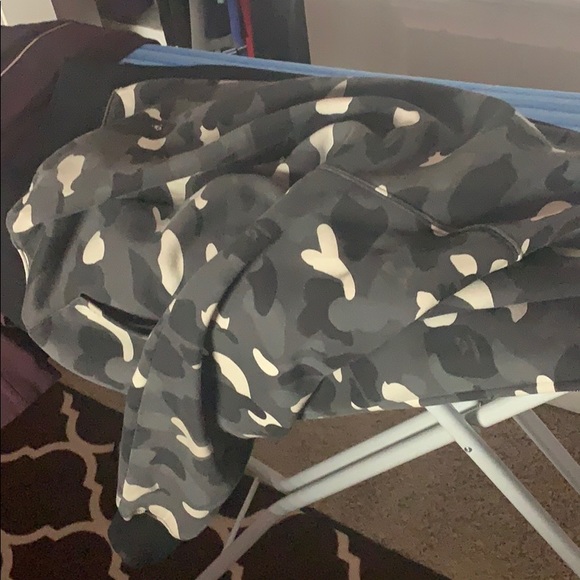 bape jacket - Picture 2 of 7